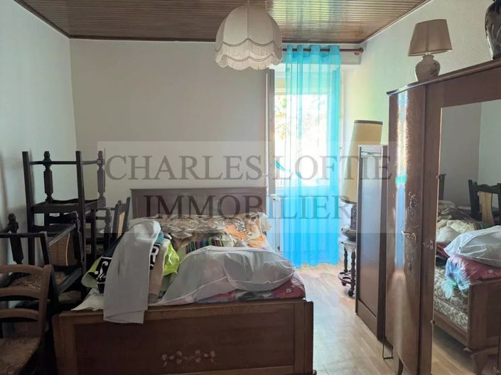 Image No.16-5 Bed House for sale