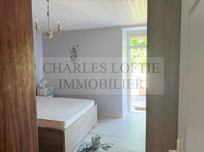 Image No.17-5 Bed House for sale