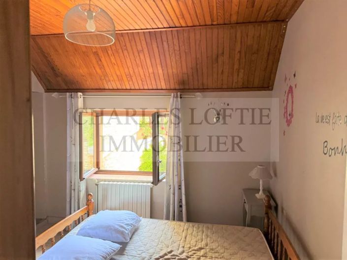 Image No.20-5 Bed House for sale
