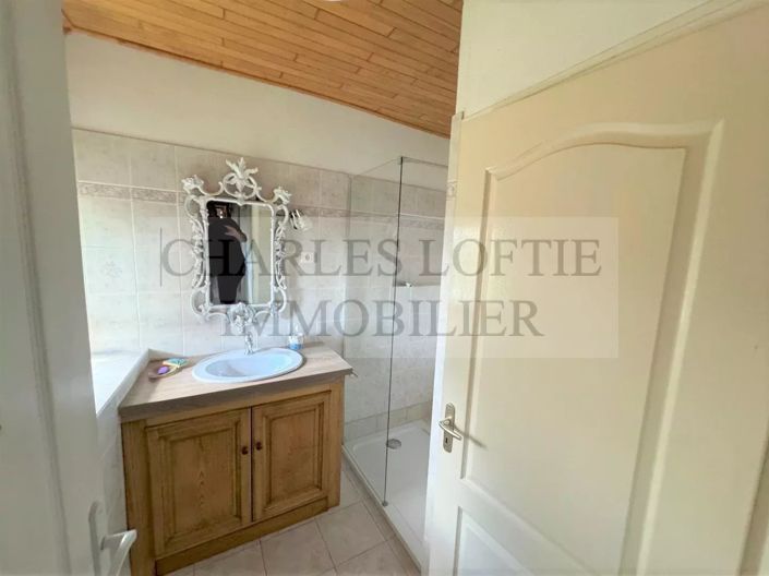 Image No.22-5 Bed House for sale
