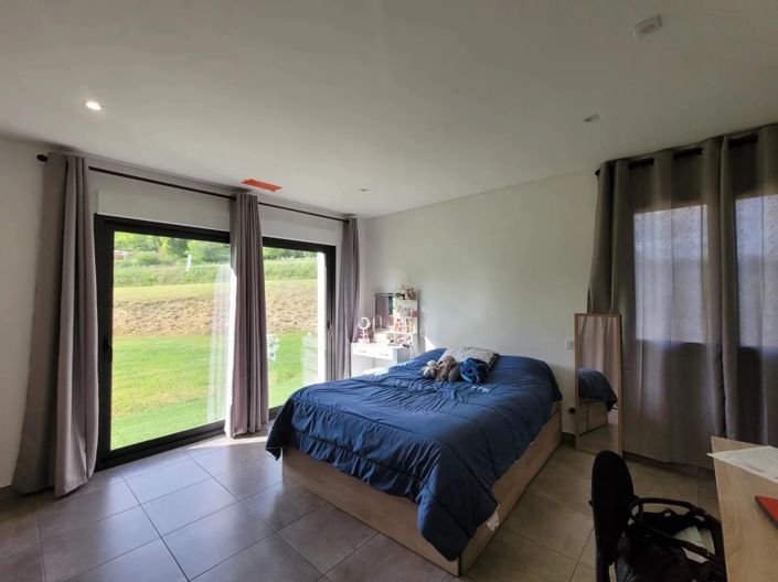 Image No.10-4 Bed House for sale