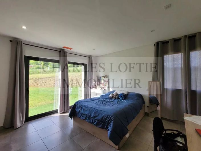 Image No.10-4 Bed House for sale