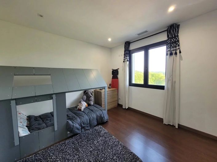 Image No.11-4 Bed House for sale