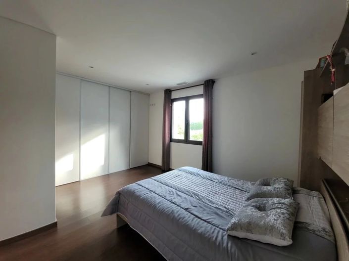 Image No.13-4 Bed House for sale