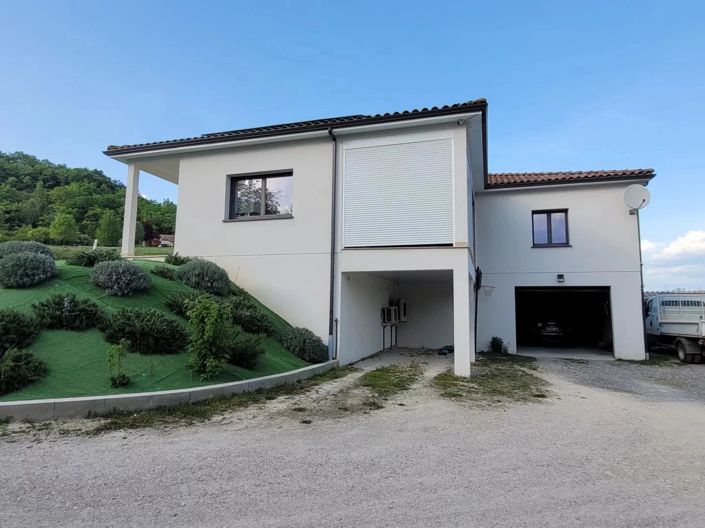 Image No.17-4 Bed House for sale