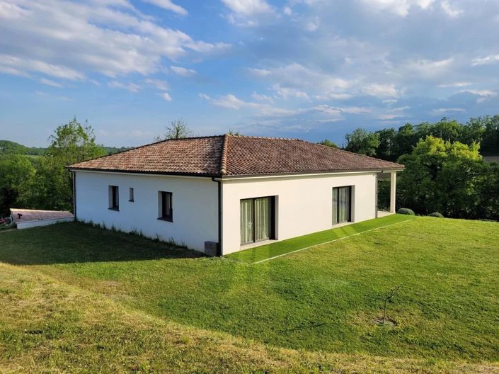 Image No.2-4 Bed House for sale