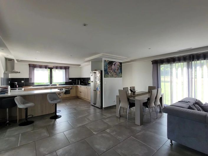 Image No.8-4 Bed House for sale