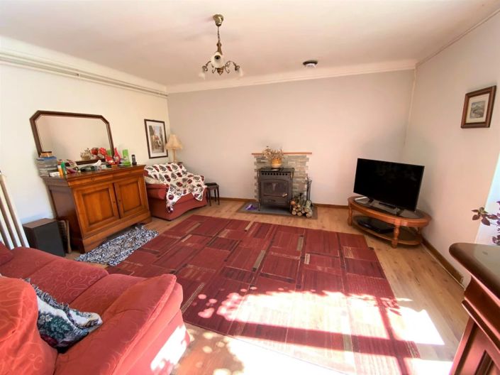 Image No.17-5 Bed House for sale
