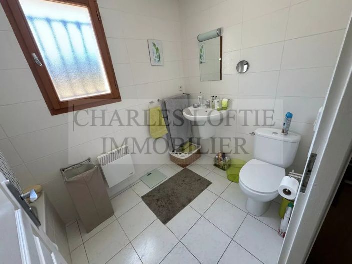 Image No.11-3 Bed House for sale