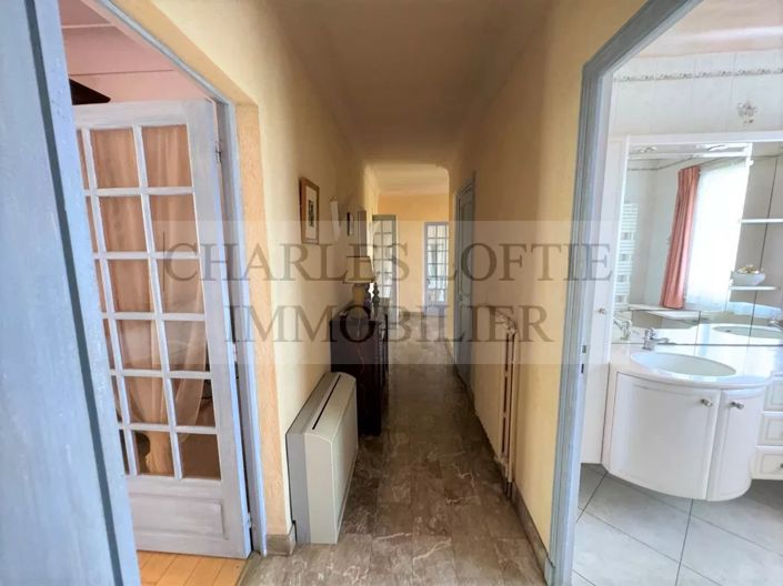Image No.17-6 Bed House for sale