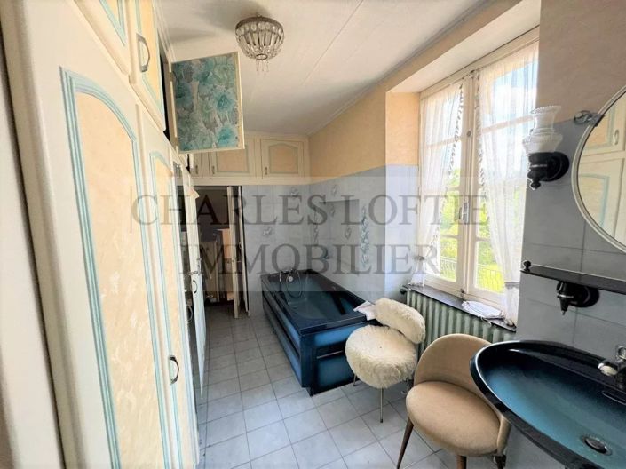 Image No.18-6 Bed House for sale