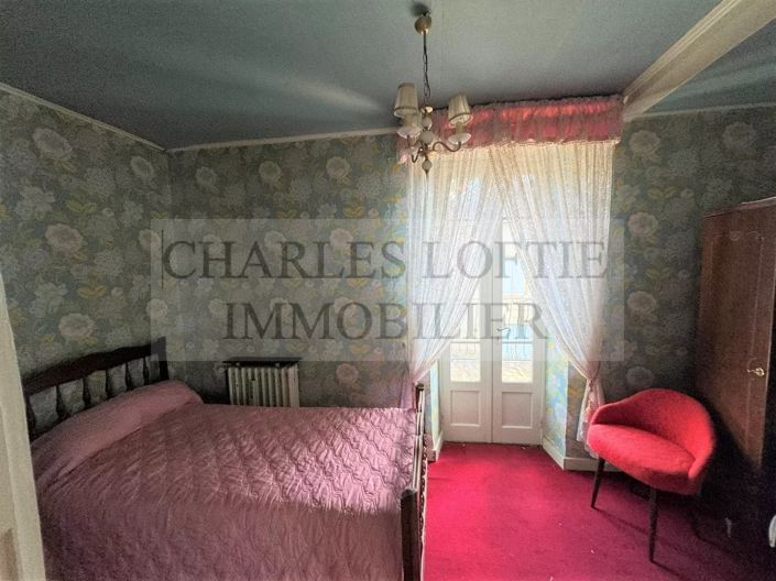 Image No.20-6 Bed House for sale
