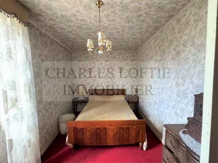 Image No.21-6 Bed House for sale