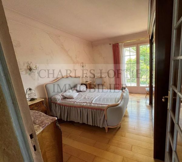 Image No.22-6 Bed House for sale