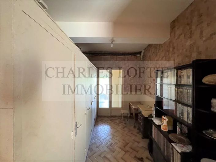 Image No.25-6 Bed House for sale