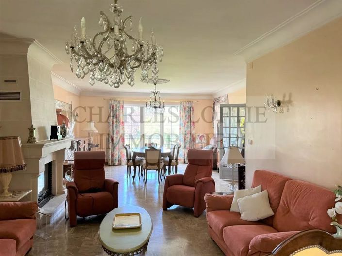 Image No.5-6 Bed House for sale