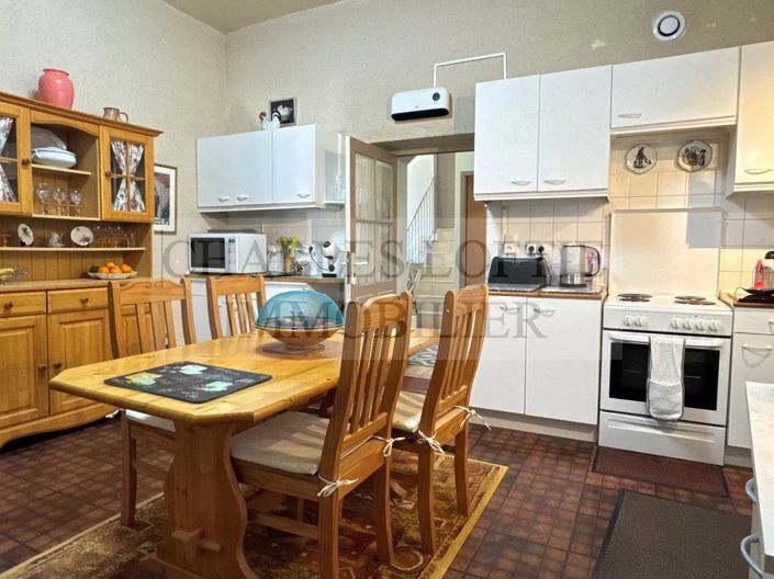 Image No.11-3 Bed House for sale