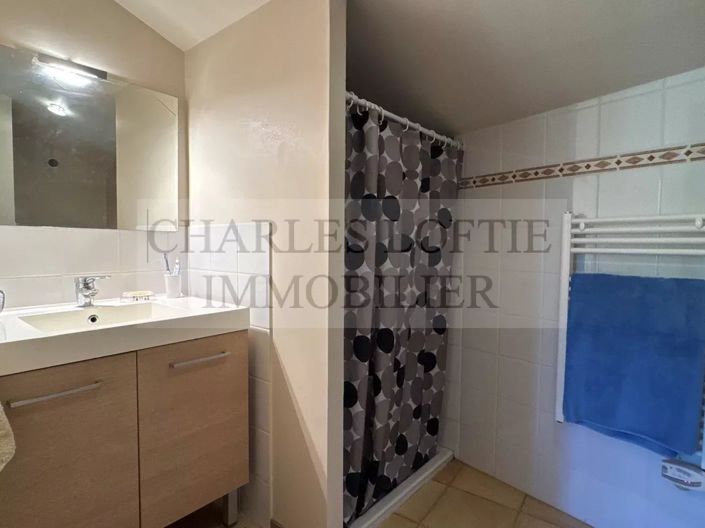 Image No.17-3 Bed House for sale