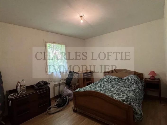 Image No.10-3 Bed House for sale