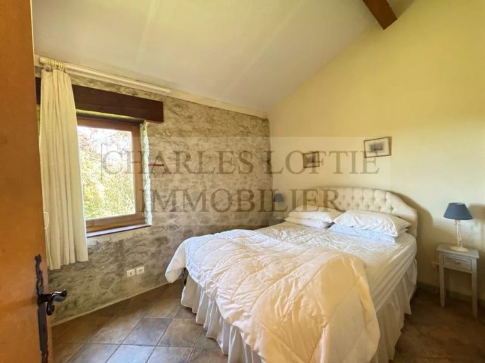 Image No.26-4 Bed House for sale