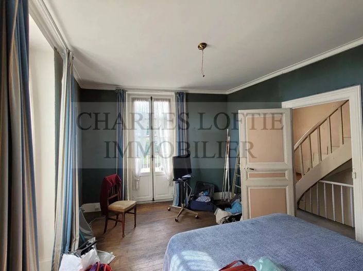 Image No.6-4 Bed House for sale