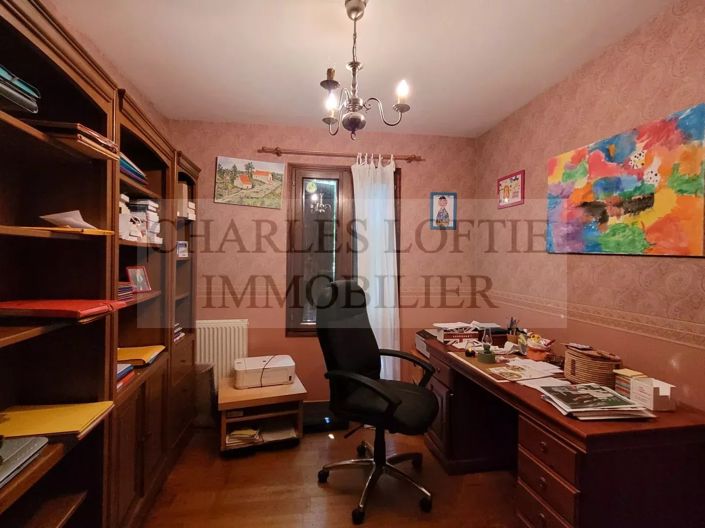 Image No.12-5 Bed House for sale