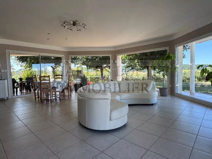 Image No.10-3 Bed House for sale