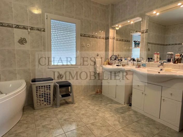 Image No.16-3 Bed House for sale