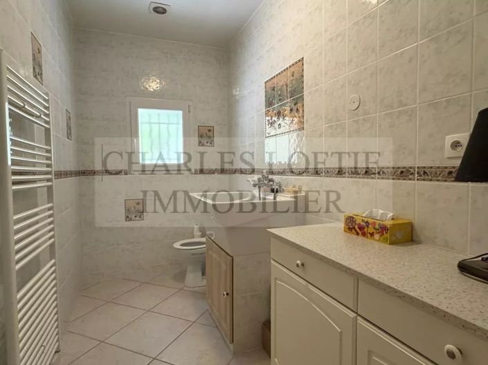Image No.17-3 Bed House for sale