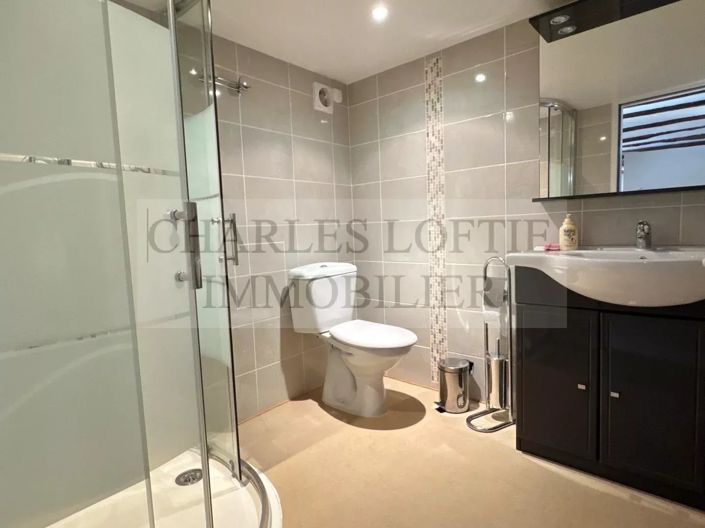 Image No.15-3 Bed House for sale