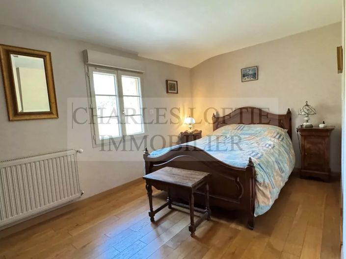 Image No.18-3 Bed House for sale