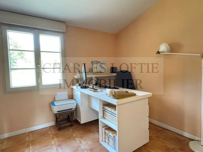 Image No.20-3 Bed House for sale
