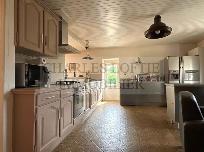 Image No.8-3 Bed House for sale