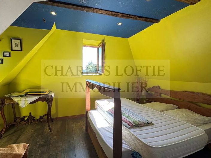 Image No.24-8 Bed House for sale