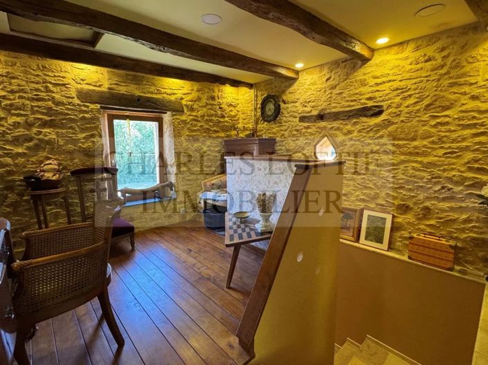 Image No.25-8 Bed House for sale