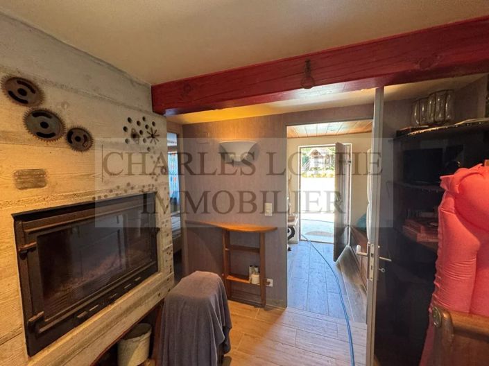 Image No.27-8 Bed House for sale