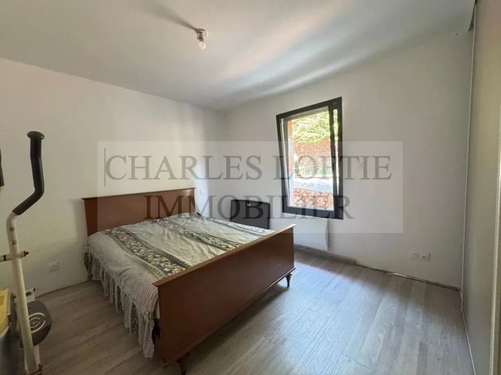 Image No.5-2 Bed House for sale
