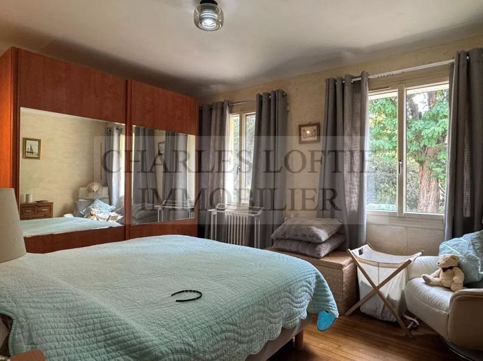 Image No.10-3 Bed House for sale