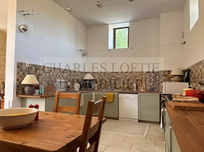 Image No.6-4 Bed House for sale