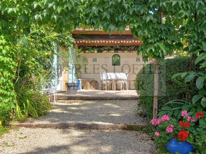 Image No.10-10 Bed House for sale