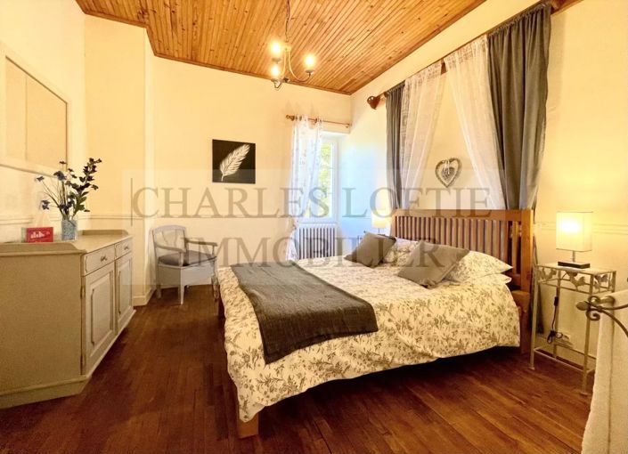 Image No.13-10 Bed House for sale