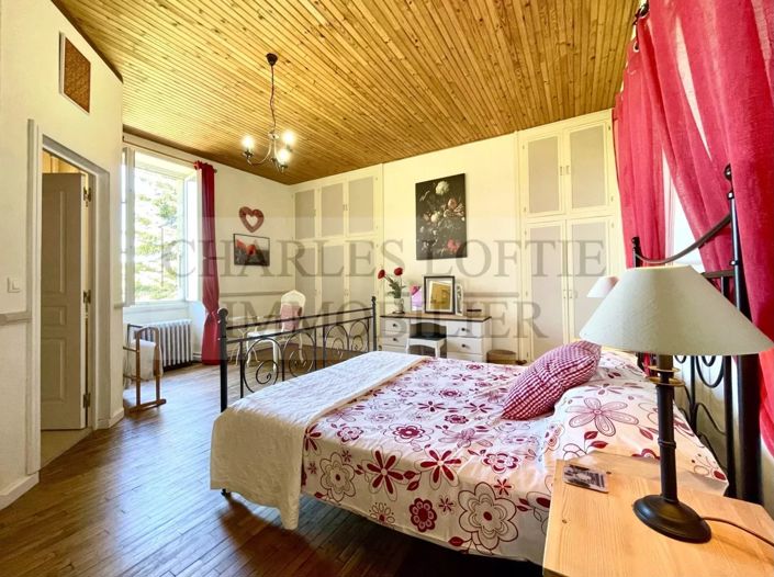 Image No.16-10 Bed House for sale