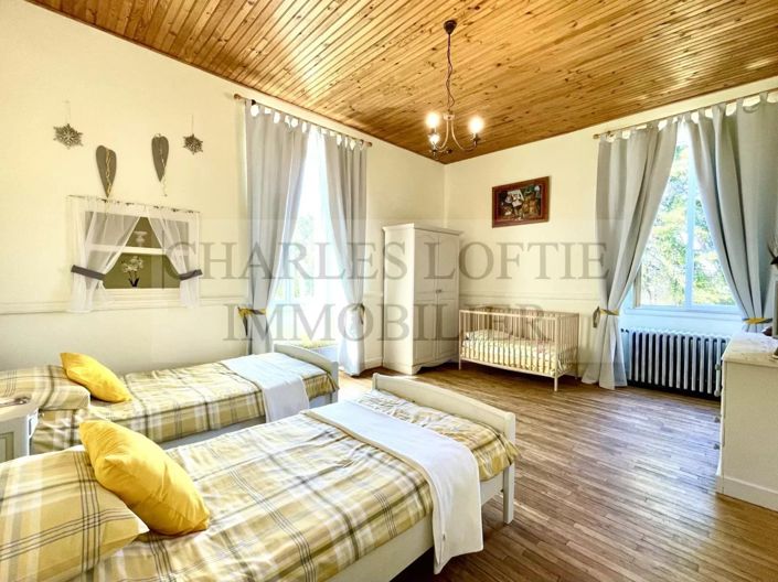 Image No.20-10 Bed House for sale