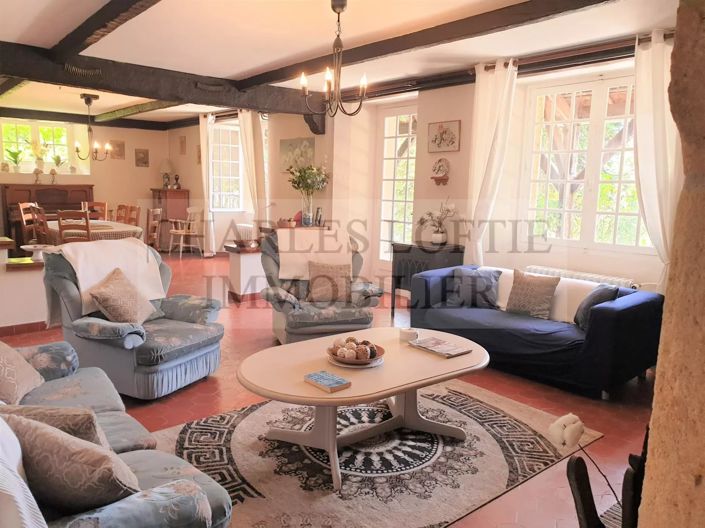 Image No.21-10 Bed House for sale