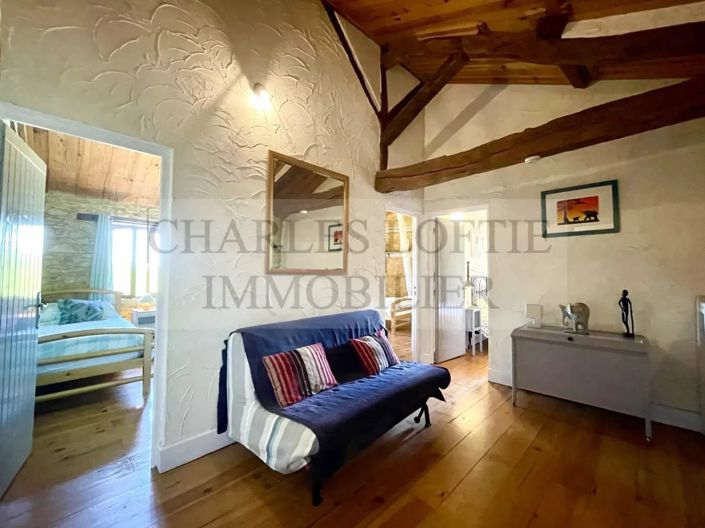 Image No.25-10 Bed House for sale