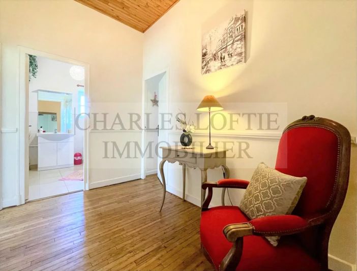 Image No.26-10 Bed House for sale