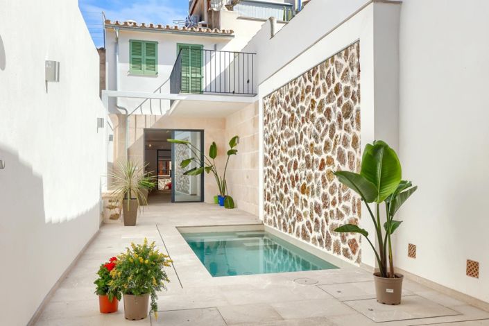 Image No.1-2 Bed Townhouse for sale