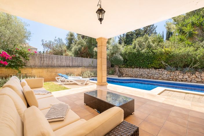 Image No.1-6 Bed Villa for sale