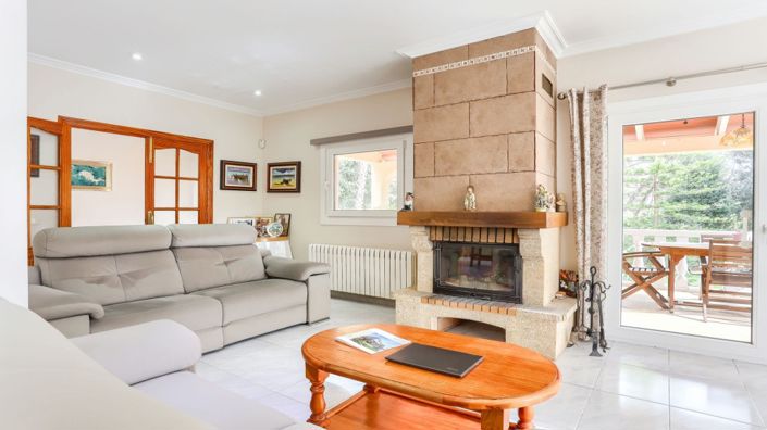Image No.1-5 Bed Villa for sale