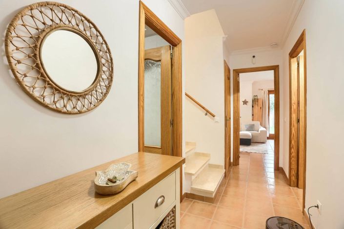 Image No.1-4 Bed Townhouse for sale